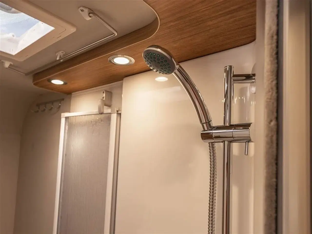 Billede 9 - 2021 - Weinsberg CaraCompact 600 MF "Pepper Edition"   Kompakt autocamper med Automatgear