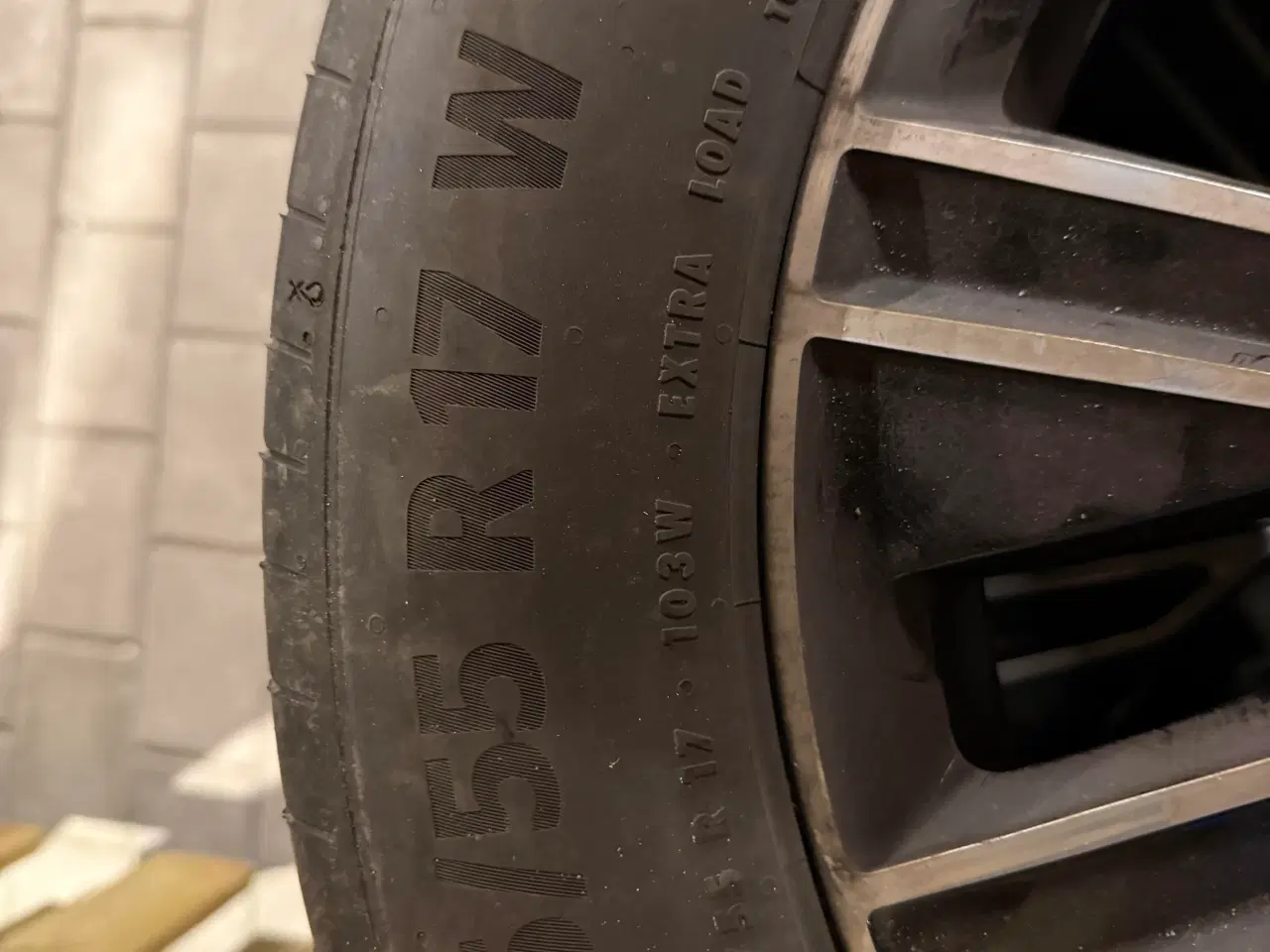 Billede 3 - Sommerdæk på alufælg til Multivan - T7