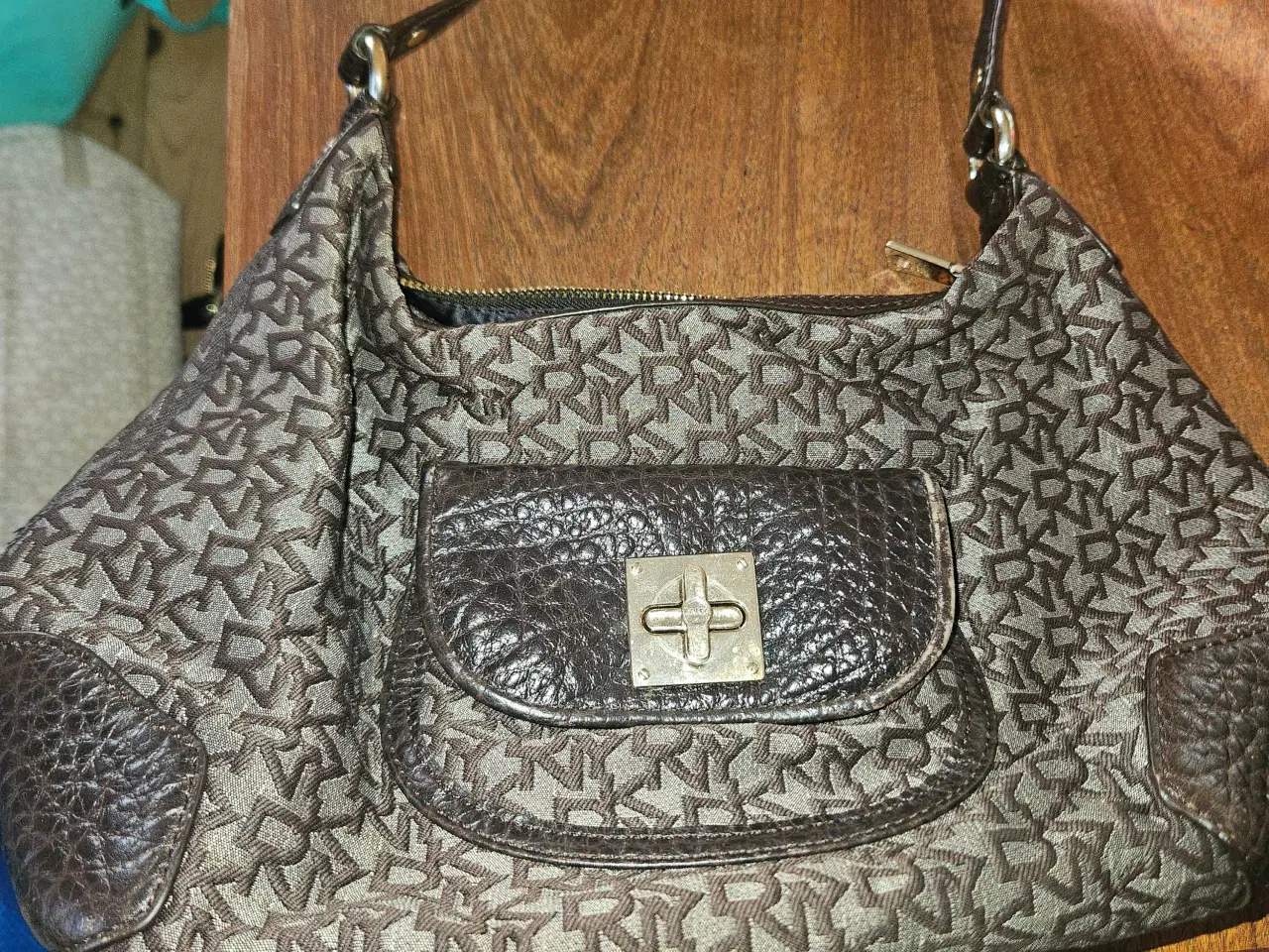 Billede 2 - DKNY brun håndtaske