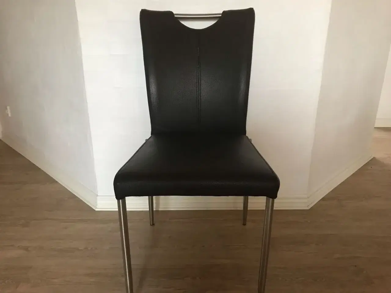 Billede 1 - Hundevad stol model E40D Købes