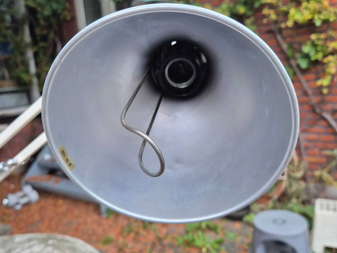 Billede 8 - Hvid arkitektlampe fra Luxo med parabolskærm