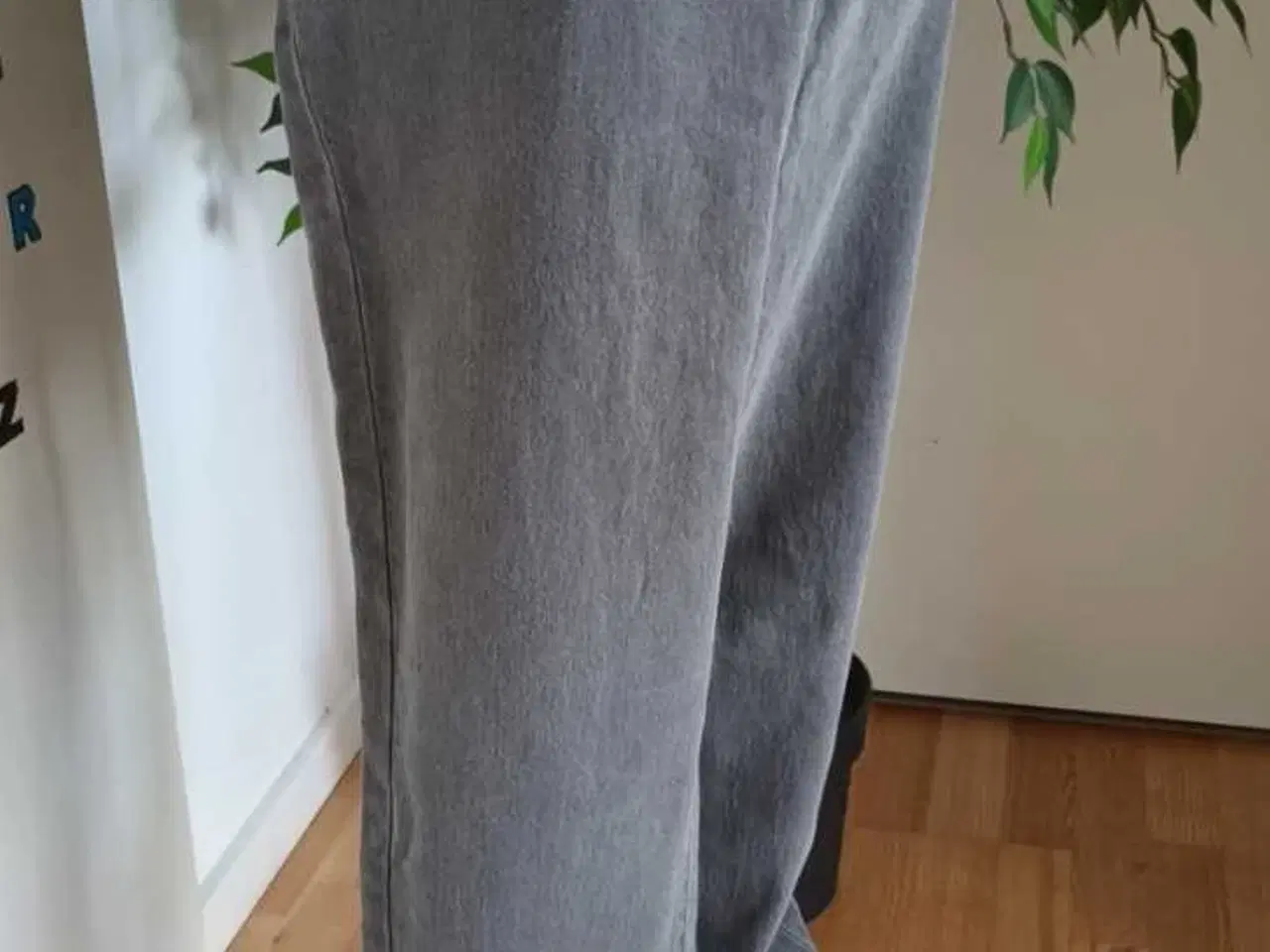 Billede 3 - Bukser. VRS. XXL/44