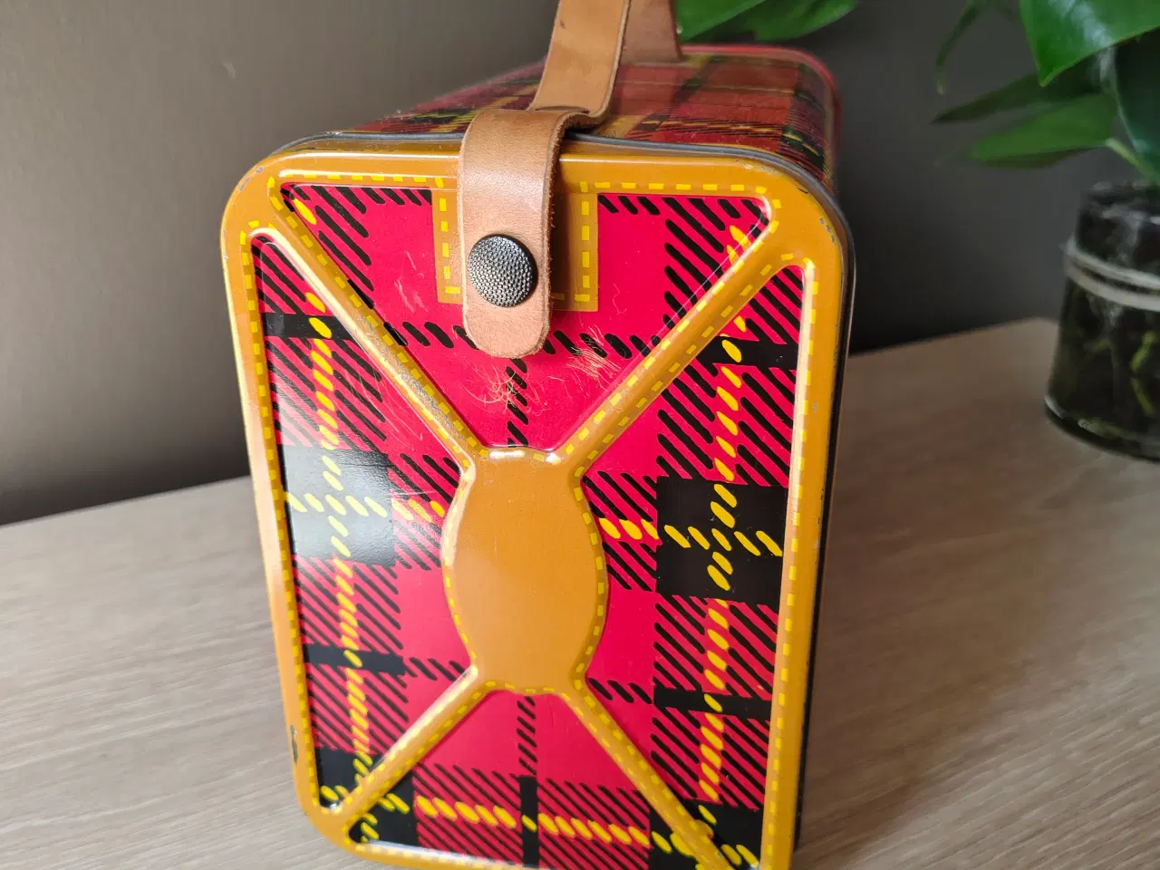 Billede 3 - Fin retro madkasse i metal