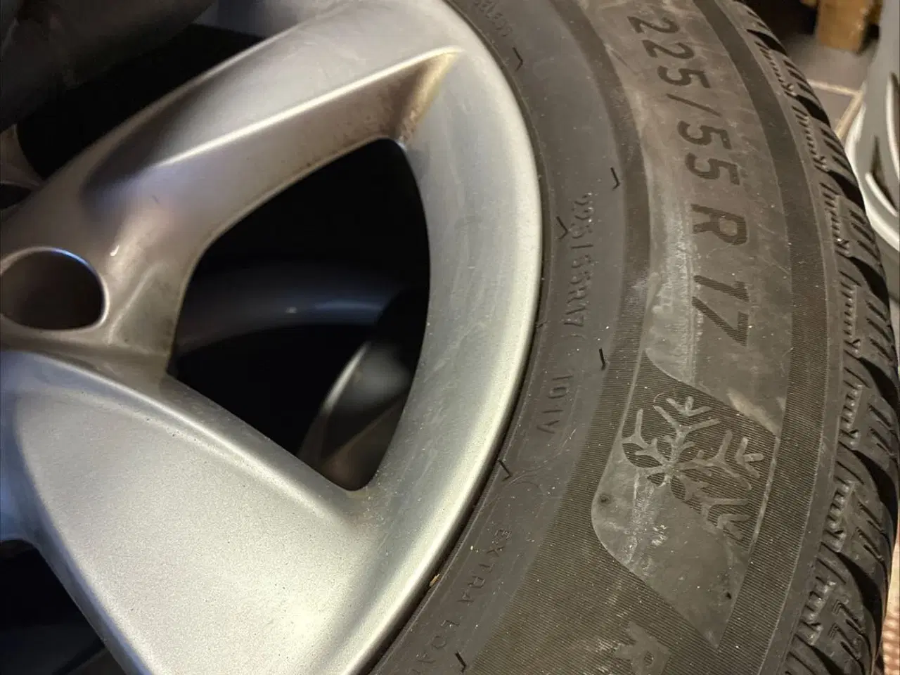 Billede 1 - Vinterdæk på originale Audi aluminiumsfælge
