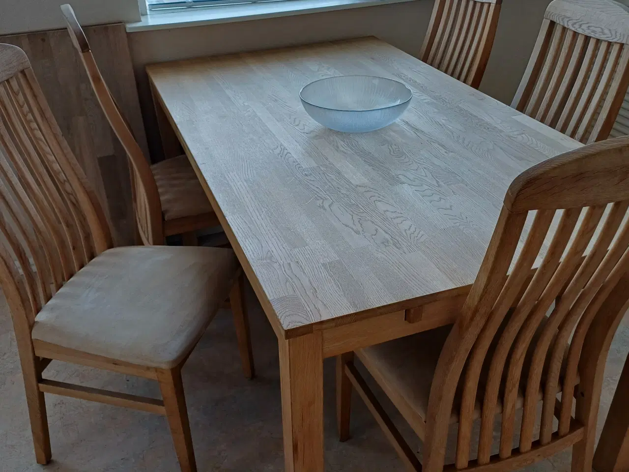 Billede 1 - Spisebord med 6 stole 