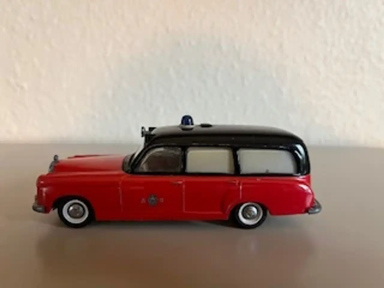 Billede 1 - Ambulance Mercedes Benz 220 s