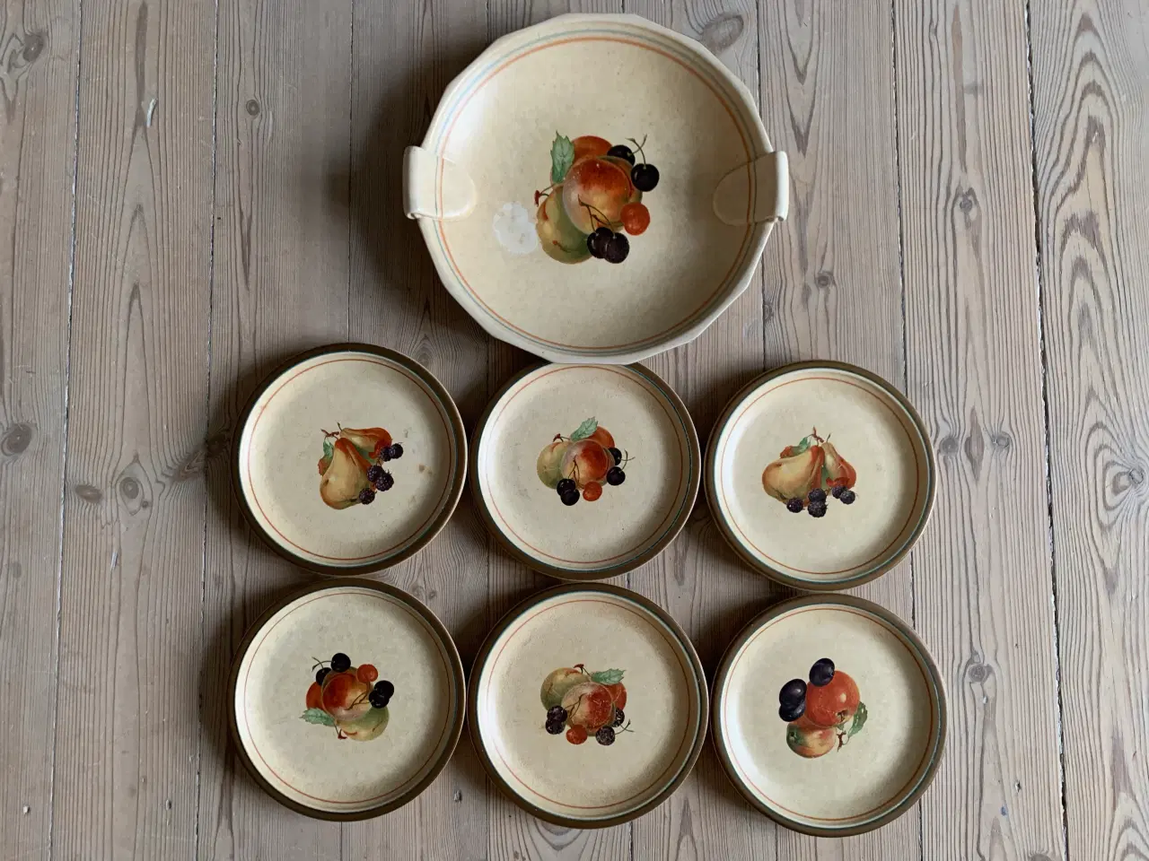 Billede 1 - Frugttallerkner og -fad i fajance