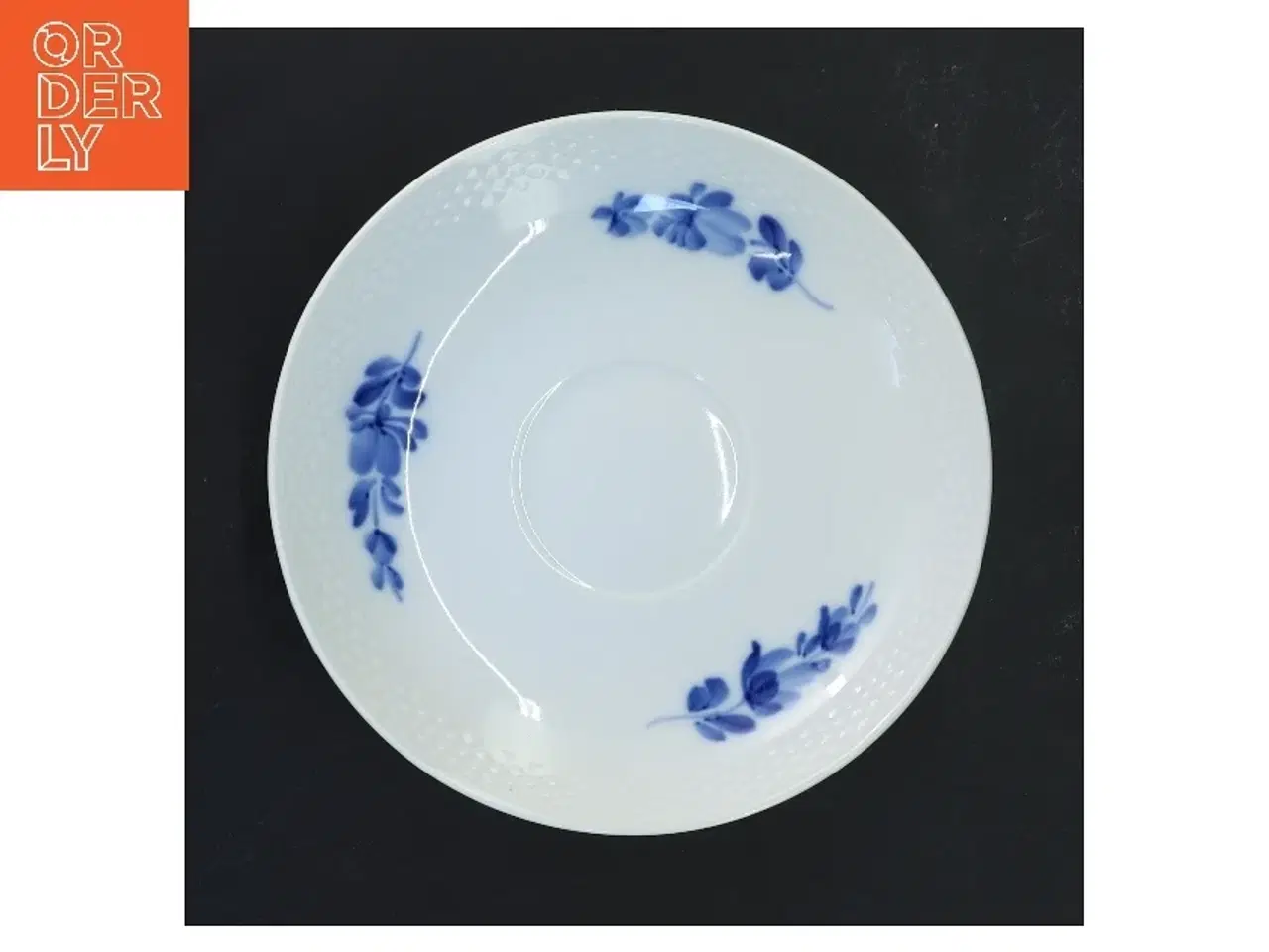 Billede 3 - 4 porcelænstallerkener med blå blomst motiv fra Royal Copenhagen (str. 4 stk Ø 16 cm)