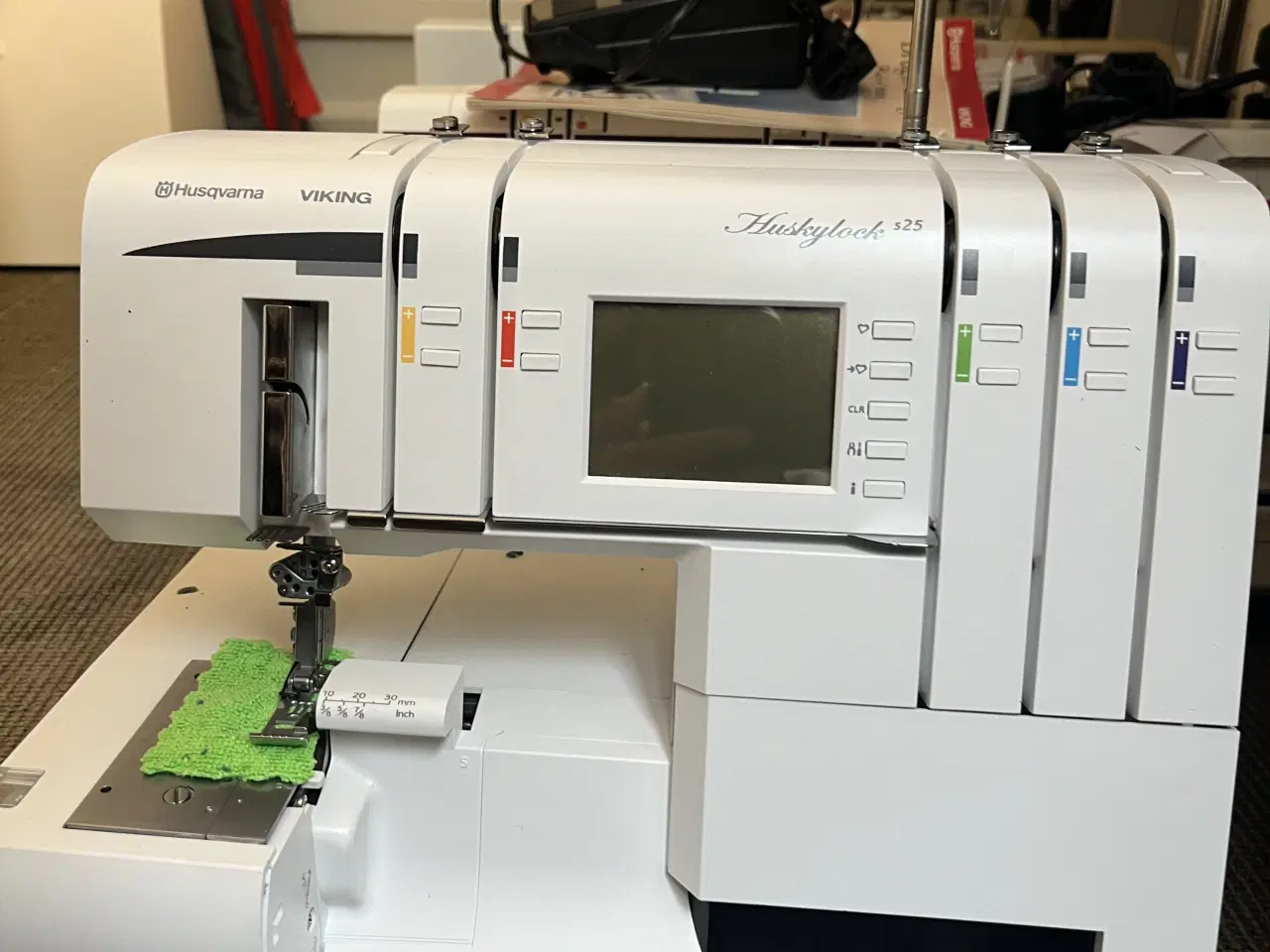 Billede 1 - Husqvarna overlock