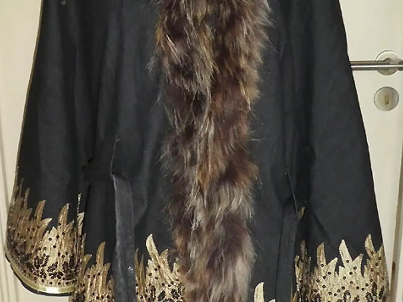 Billede 1 - Flot stykke overtøj