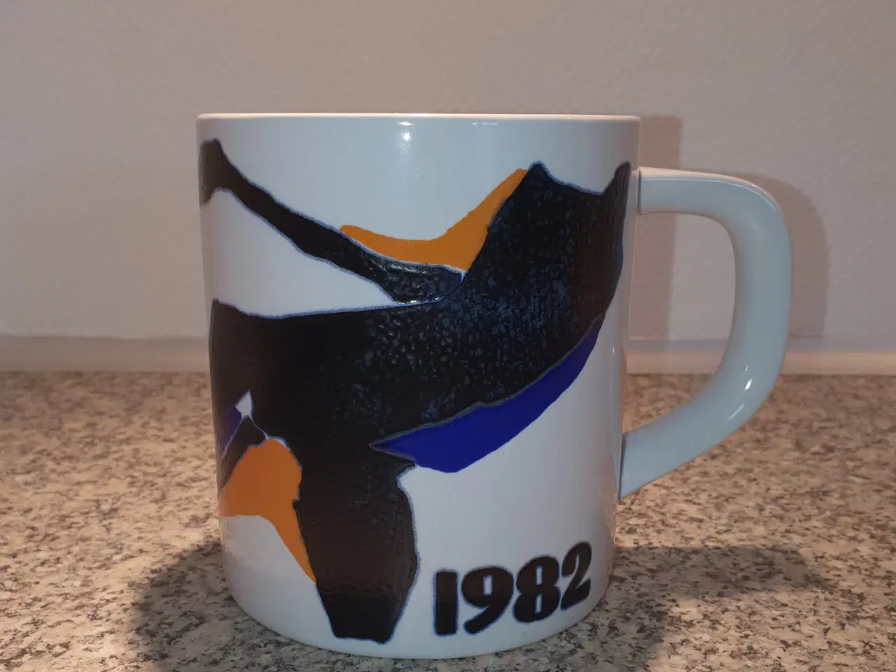 Billede 1 - royal copenhagen årskrus 1982, stor