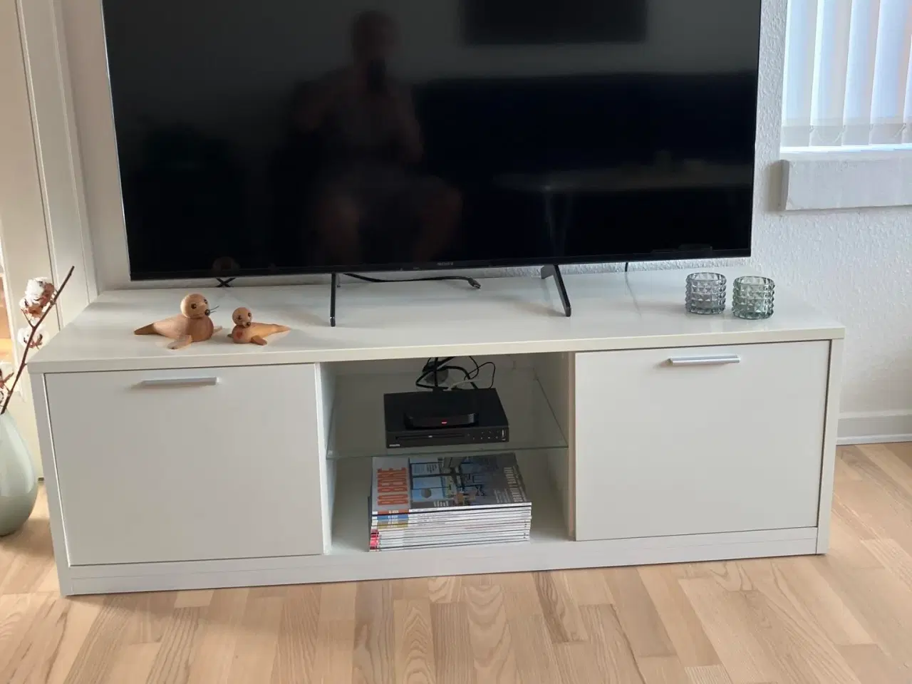 Billede 1 - TV Bord - pæn stand