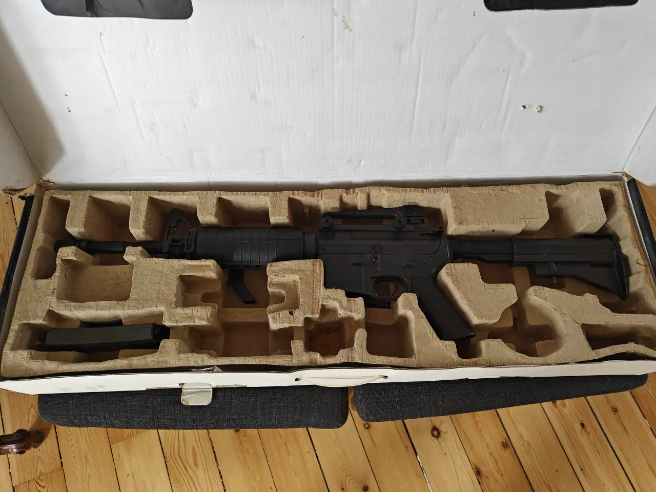 Billede 5 - Airsoft samling+ ammunitionskasse og kikkertsigte 