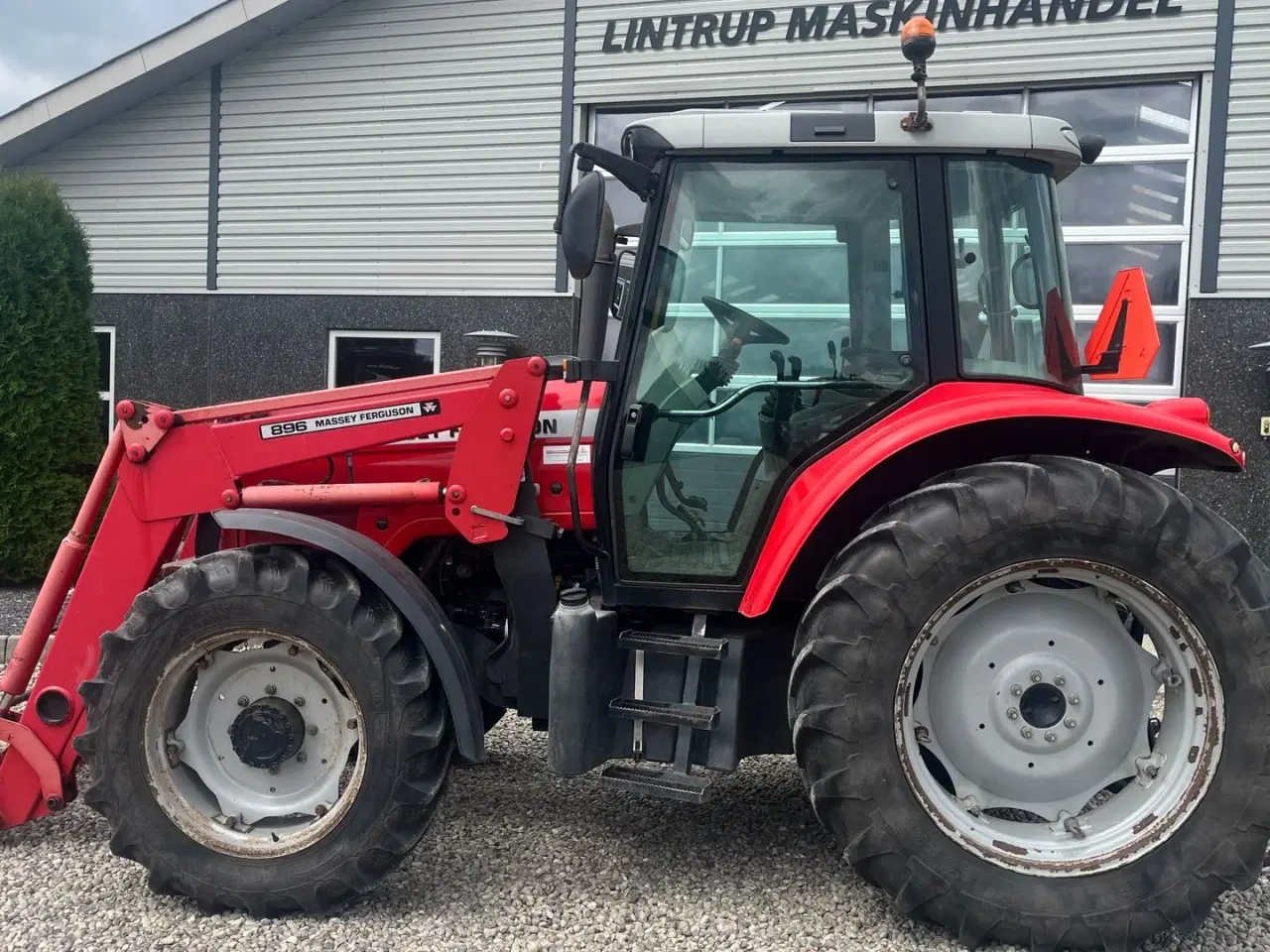 Billede 11 - Massey Ferguson 5460 Med frontlæsser
