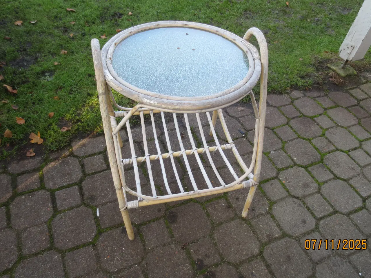 Billede 4 - 1 stk Rundt Bambusbord med glasplade 