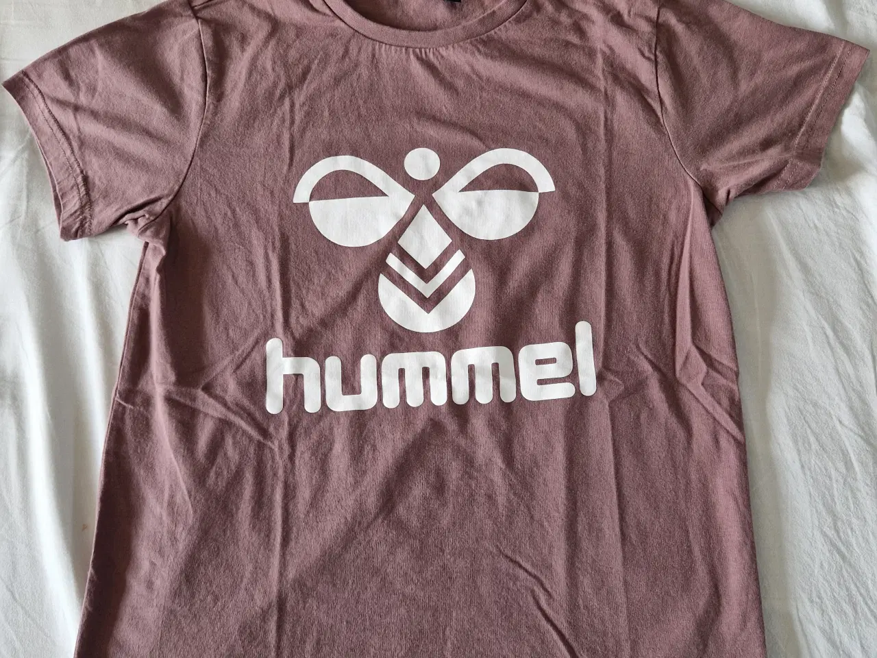 Billede 1 - Hummel T-shirt str 152