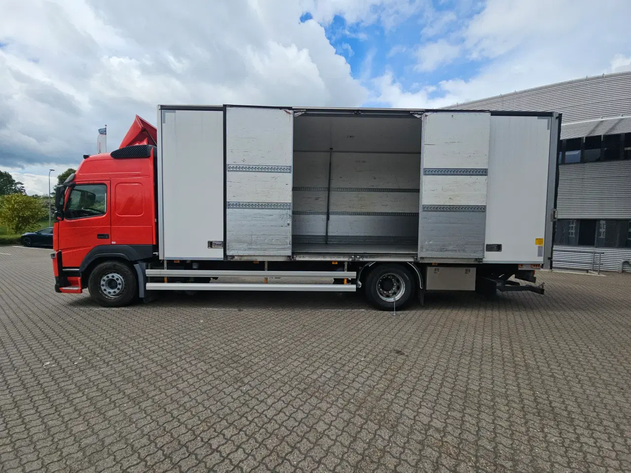 Billede 8 - Volvo FM340, Lukket kasse