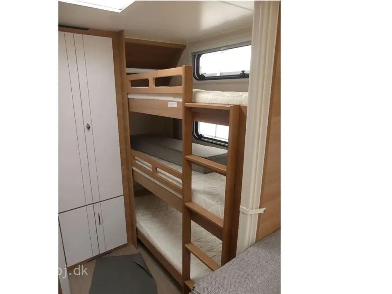 Billede 2 - 2023 - Hobby De Luxe 545 KMF   Hobby 545 KMF med 3 køjer og dobbeltseng  fra Hinshøj Caravan