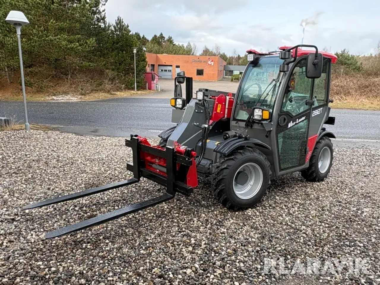 Billede 1 - Teleskoplæsser Max Loader 2812T med skovl og gafler