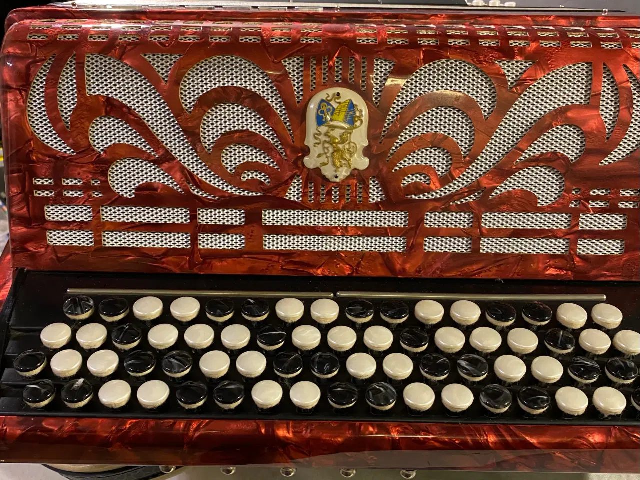 Billede 4 - 4 radet Svedano knapharmonika sælges.