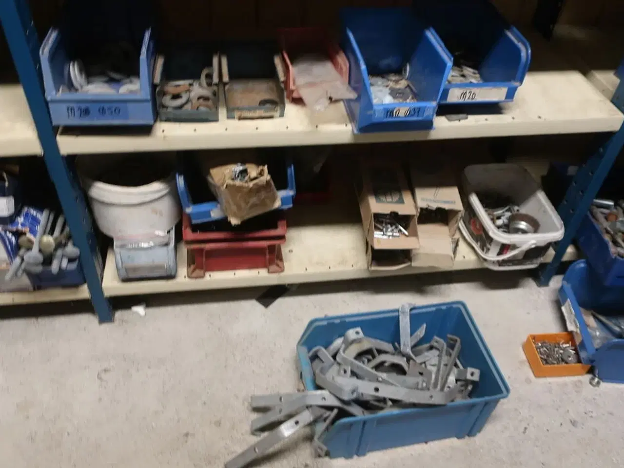 Billede 19 - 4 fag reoler inkl. indhold (se billeder)