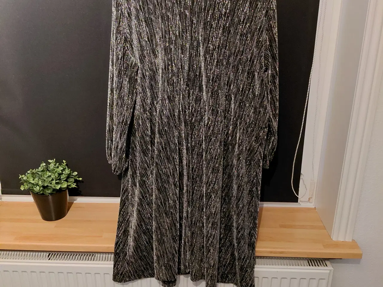 Billede 1 - Fin kjole 