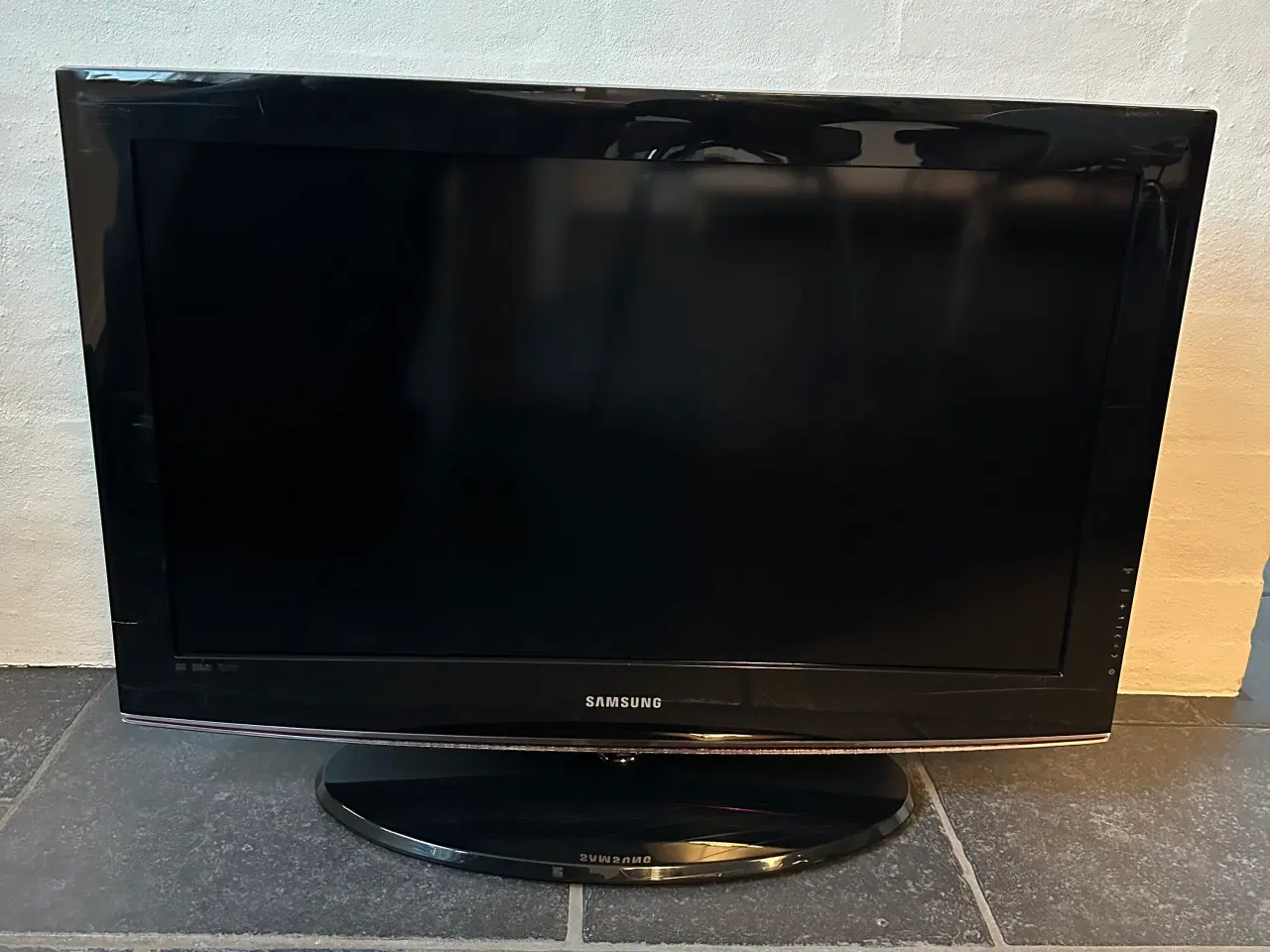 Billede 1 - Samsung 32” TV med drejefod