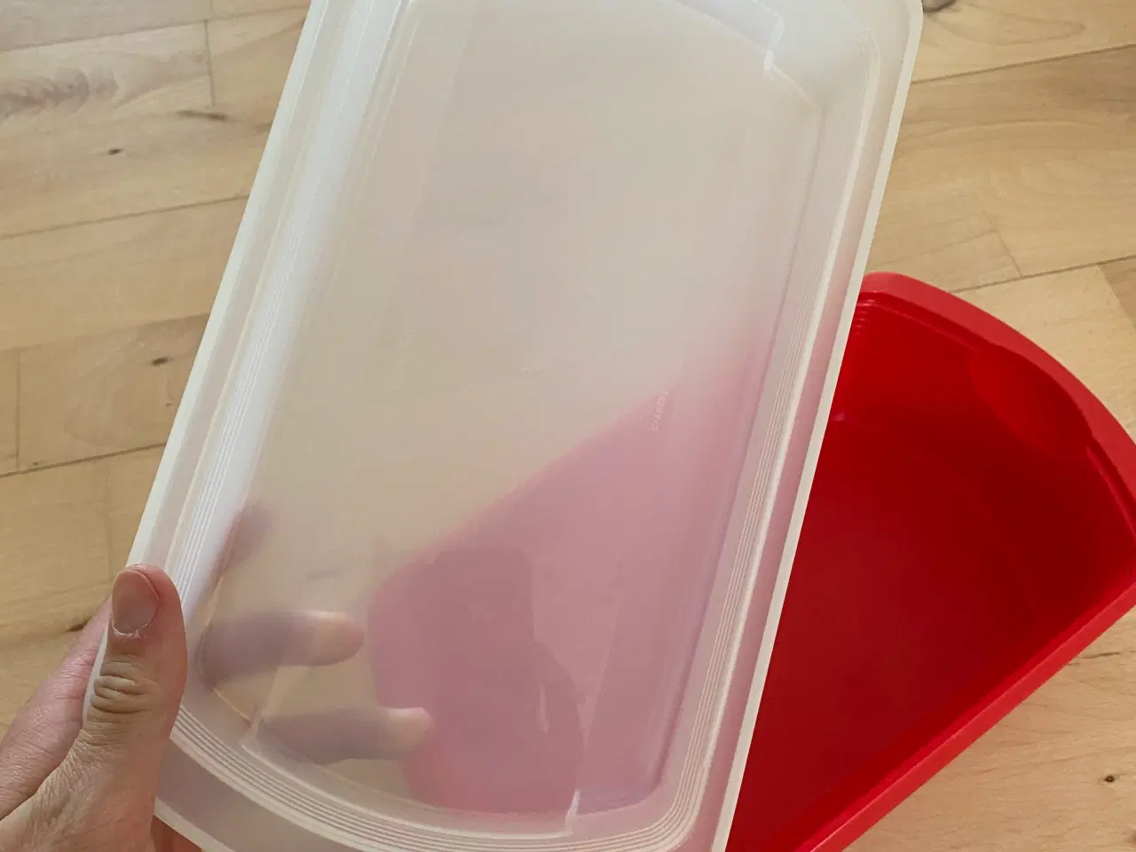 Billede 8 - Rød Tupperware beholder