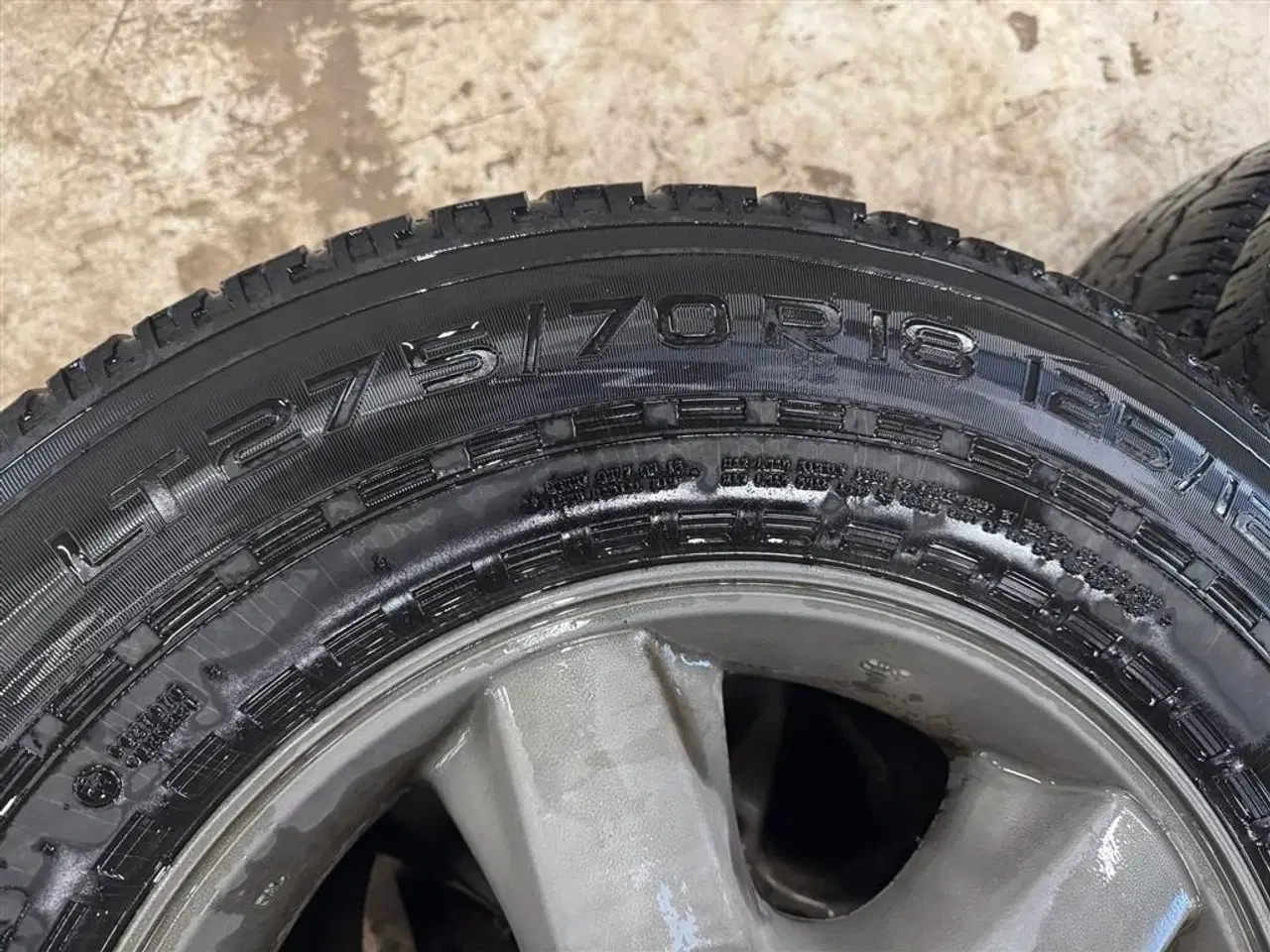 Billede 5 - - - - Nokian 275/70R18