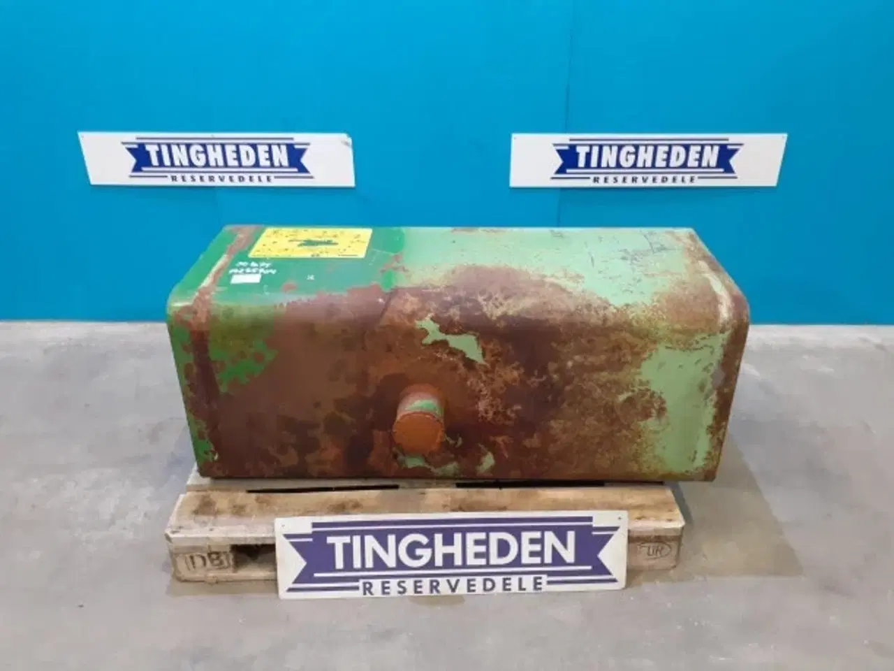 Billede 1 - John Deere 1075 Dieseltank AZ25904