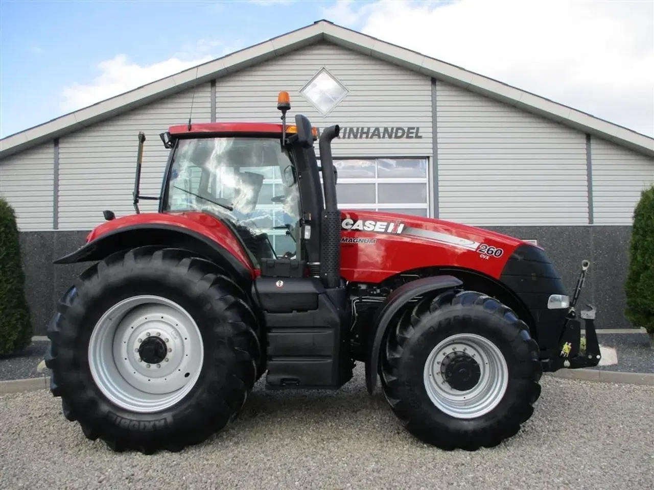 Billede 8 - Case IH MAGNUM 260 CVX med frontlift, affjedret foraksel og affjedret kabine.