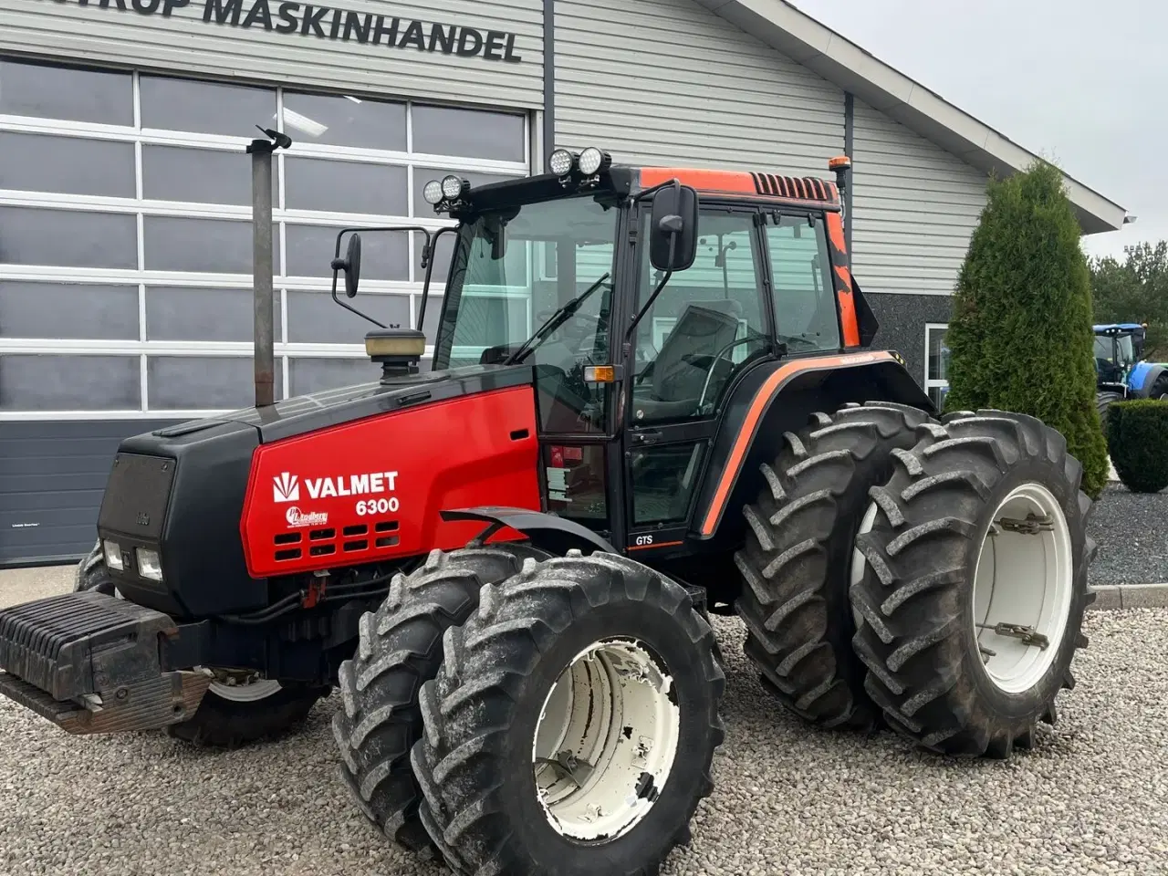 Billede 2 - Valmet 6300 Evt. med tvillinghjul hele vejen rundt