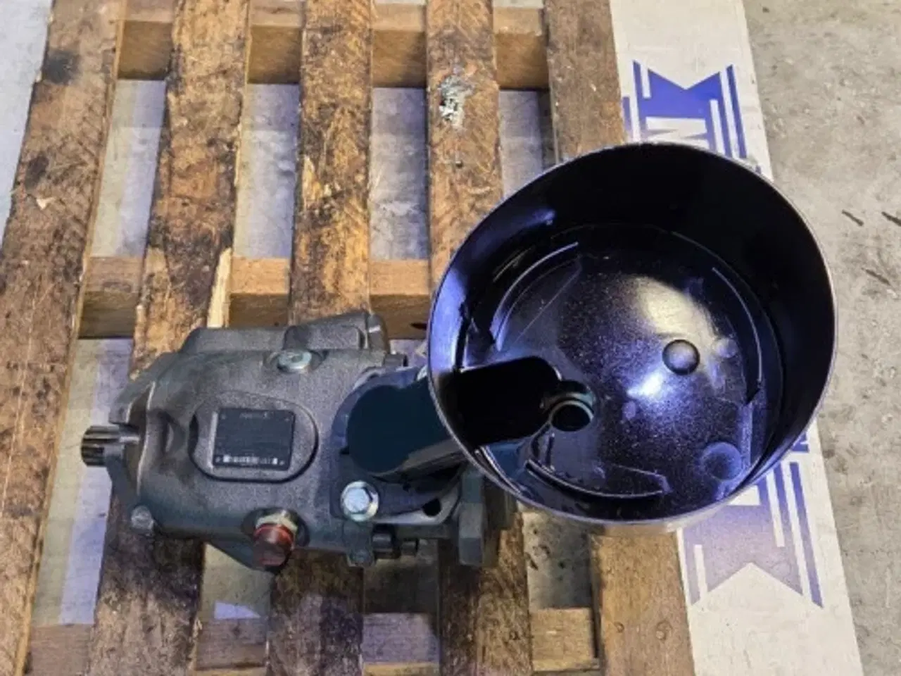 Billede 8 - Valtra  S394   Pumpe   4379960M91