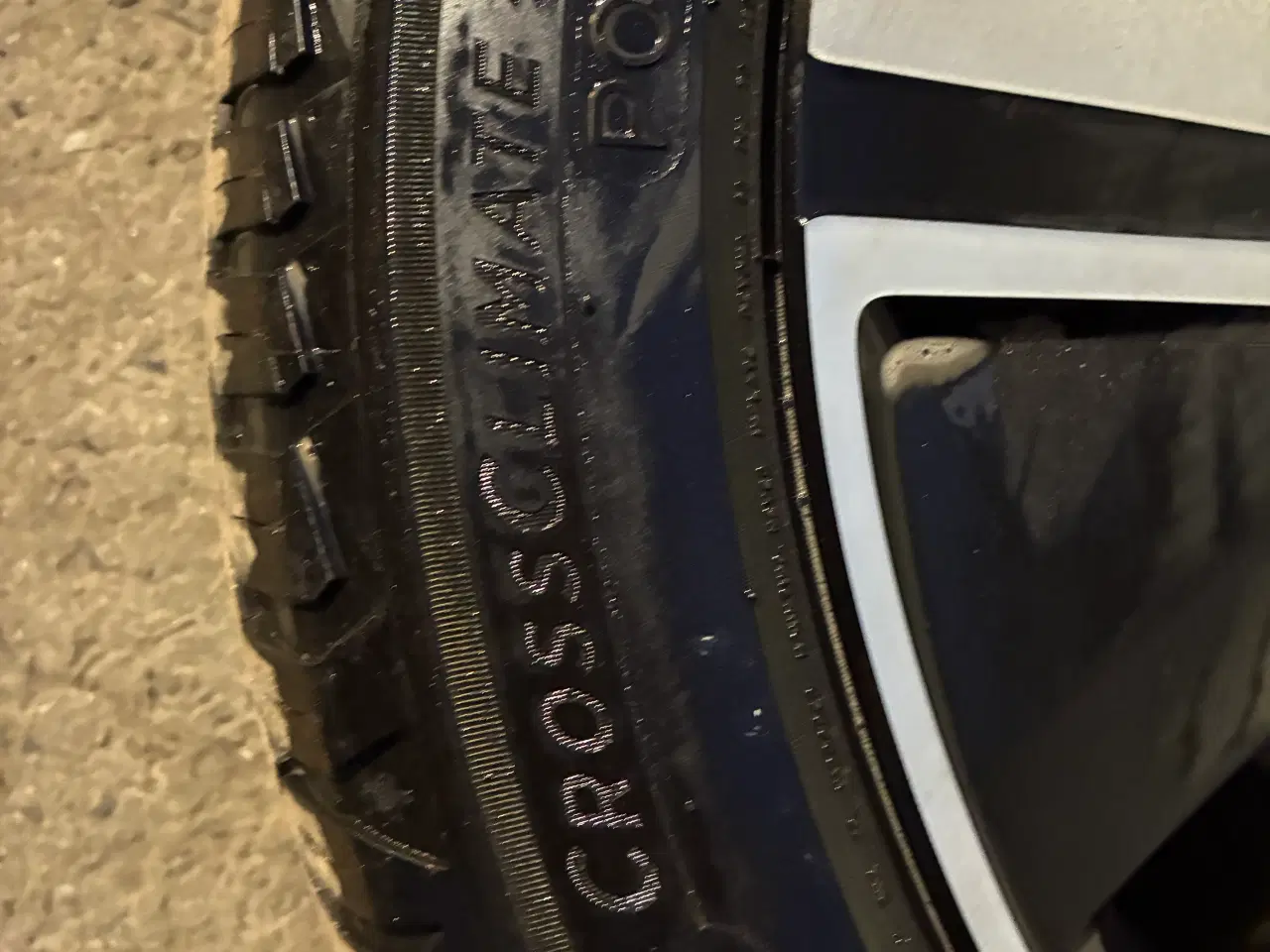 Billede 2 - Polestar 2 originale alufælge med gode helårsdæk