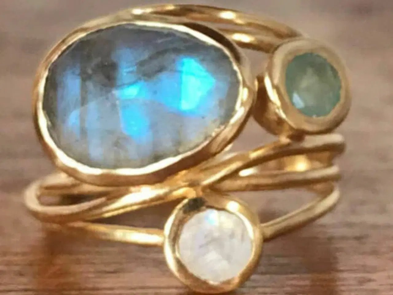Billede 1 - White and Fire (ild) Opal-og Moon stone Ring