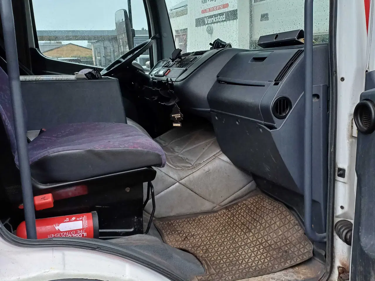 Billede 5 - Lastbil med knæklad 