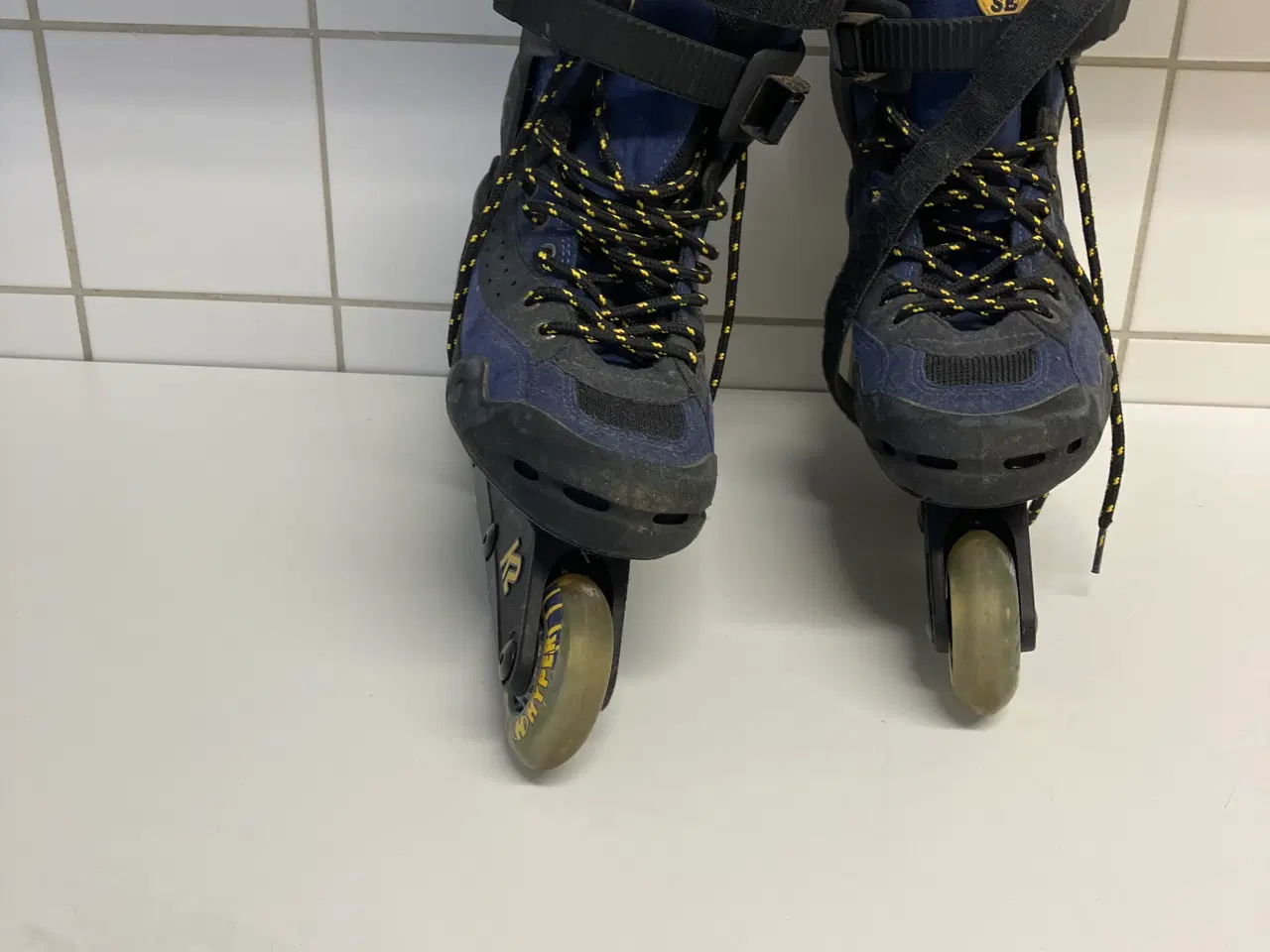 Billede 2 - Rulleskøjter str 42