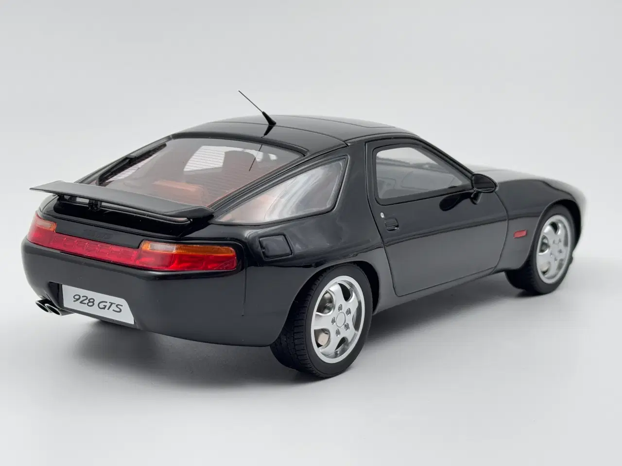 Billede 4 - 1992 Porsche 928 GTS -  1:18