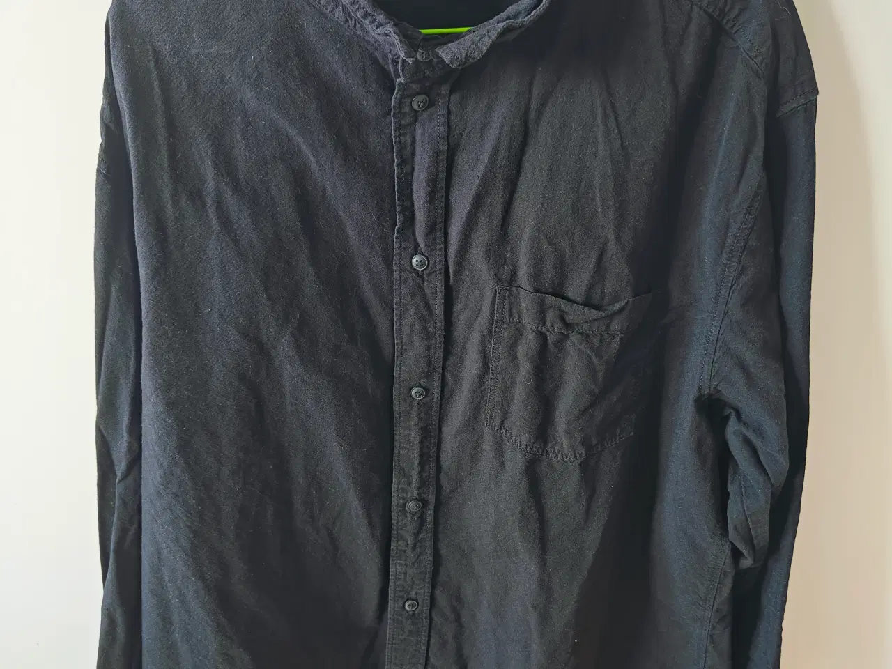 Billede 1 - Sort skjorte fra H&M Divided str. XL ny.