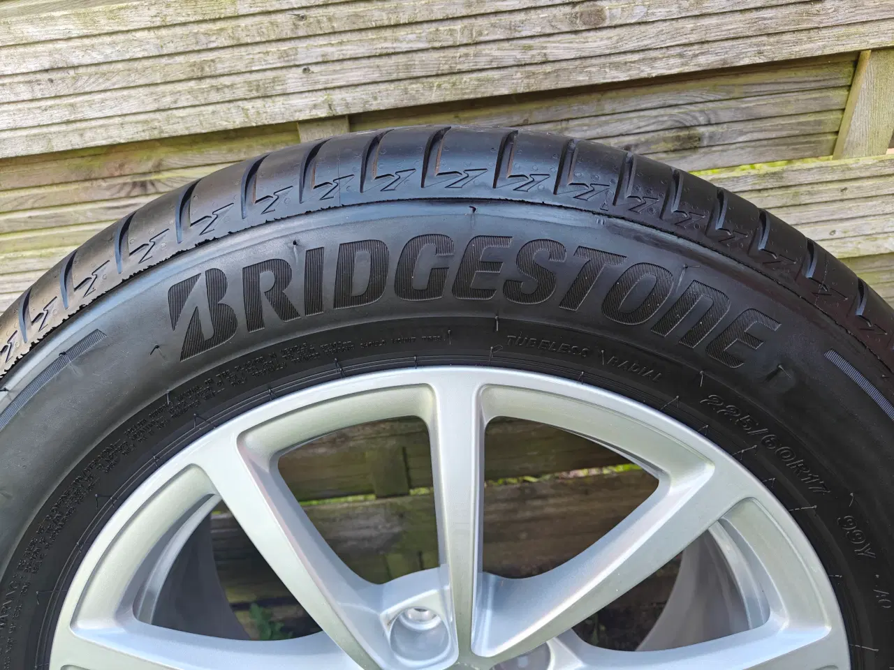 Billede 4 - Audi 17 255/60R17 Bridgestone sommerdæk 2600kr