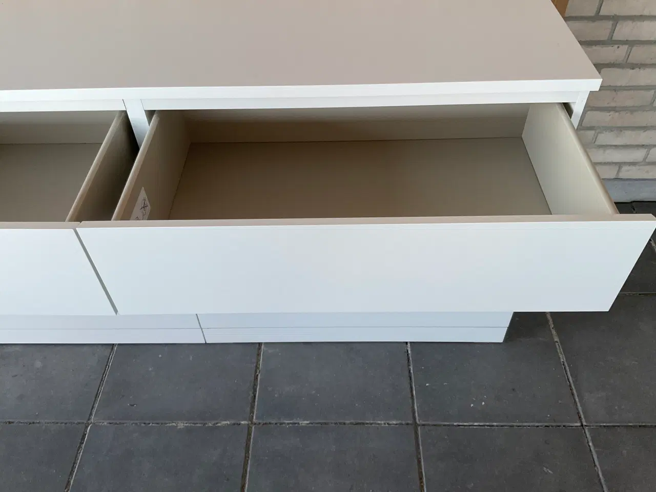 Billede 1 - Malm Kommode fra Ikea med 6 skuffer