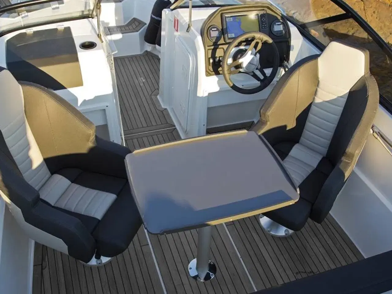 Billede 2 - Finnmaster R5 - 70 HK Yamaha/Udstyr