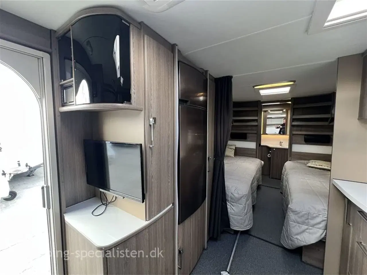 Billede 15 - 2017 - Kabe Royal 740   Kabe Royal 740 E TDL KS kan nu ses hos Camping-Specialisten.dk