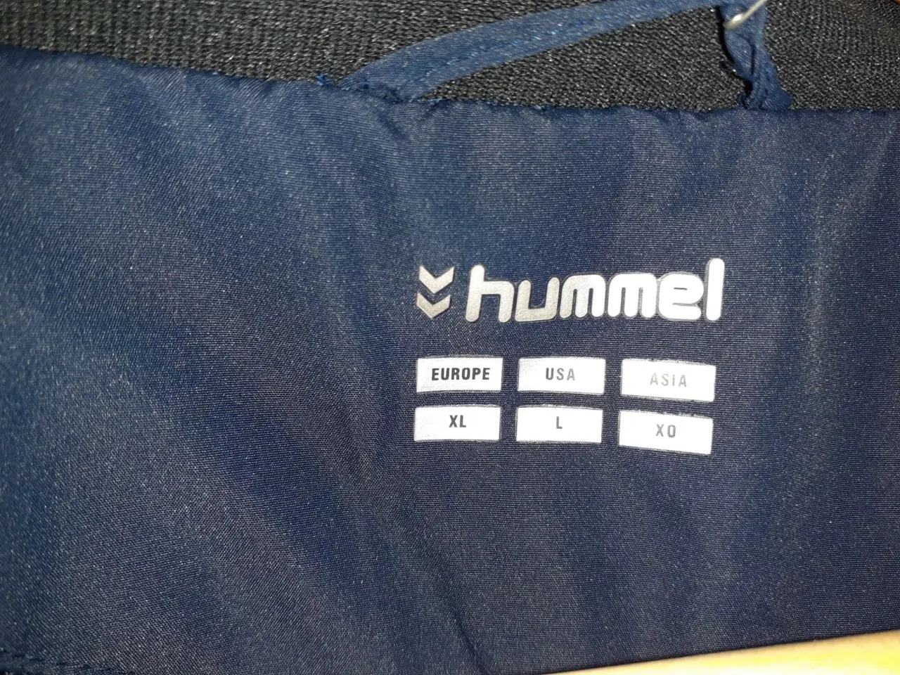 Billede 5 - Ny HUMMEL jakke.