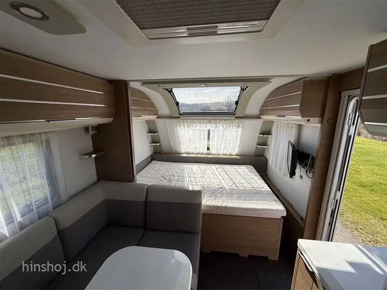 Billede 13 - 2020 - Adria Adora Supreme 573 PT Fin køjevogn med masser af plads til familien fra Hinshøj Caravan.