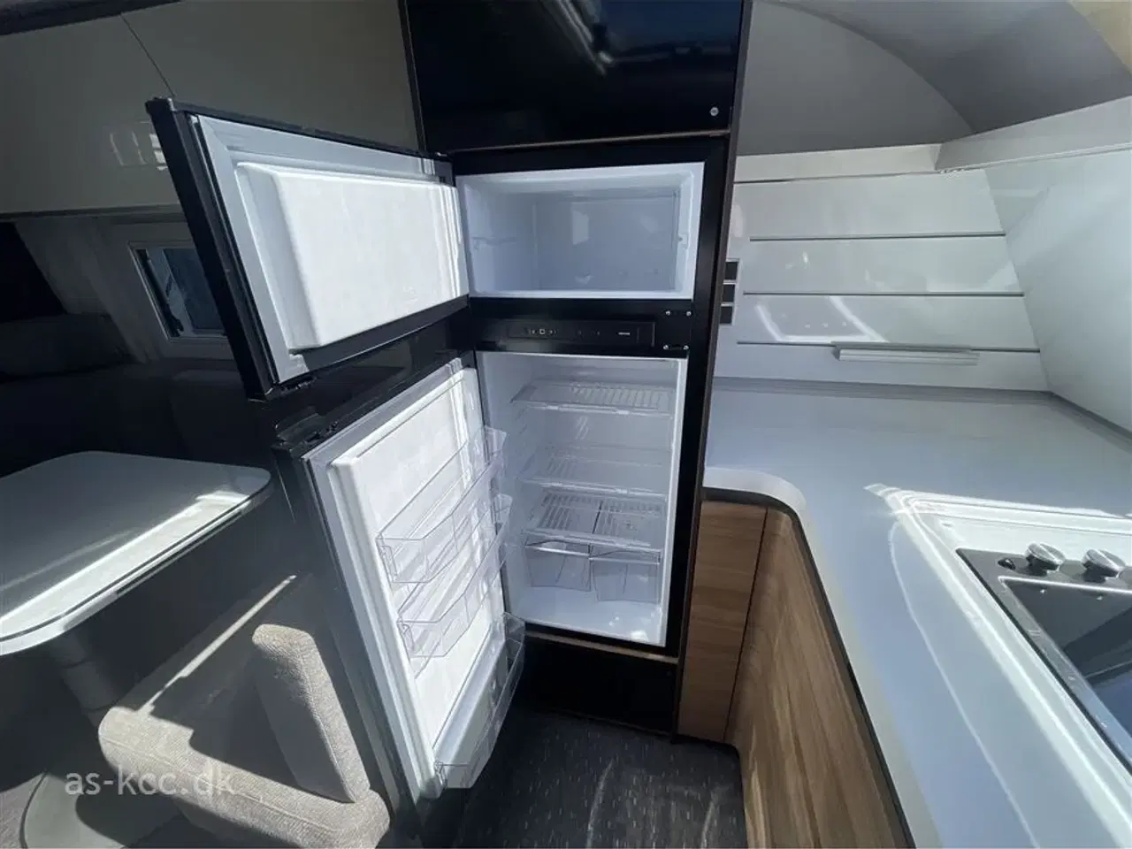 Billede 7 - 2021 - Adria Alpina 663 HT Alde Centralvarme   Adria Alpina 663 HT årg. 2021. 4 sovepladser, 6 siddepladser
