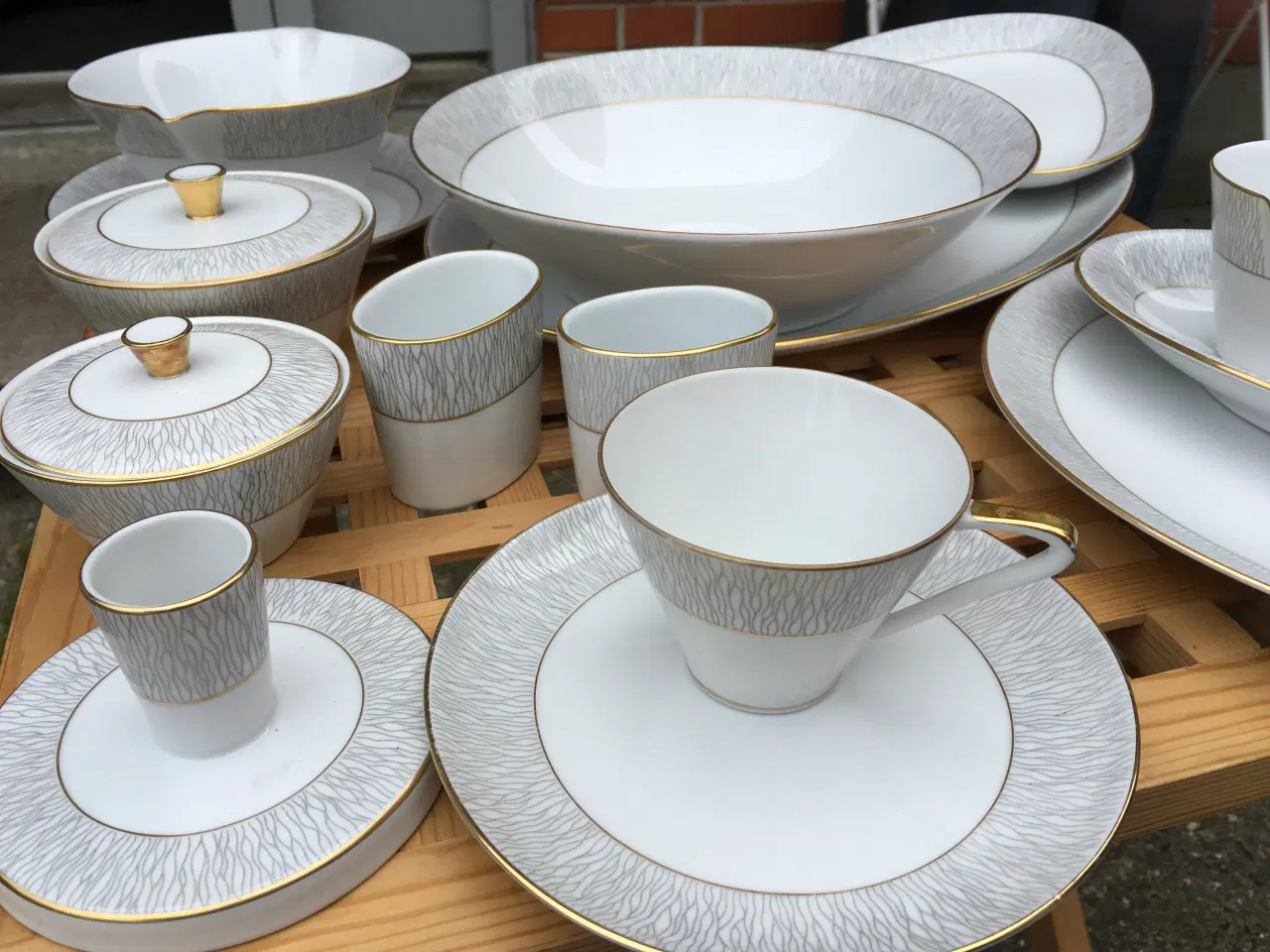 Billede 7 - Spisestel med guldkant, KOH-I-NOOR