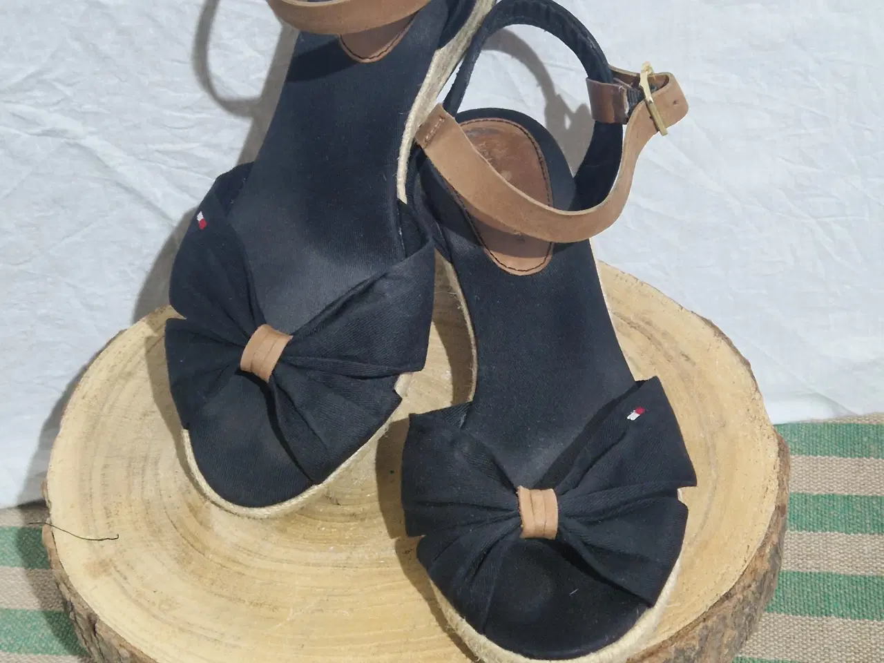 Billede 1 - Tommy Hilfiger Sandaler - Sort,Design,Paris,Kardas