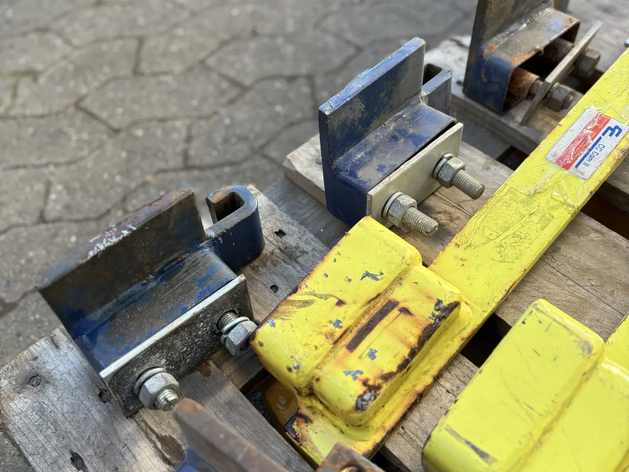 Billede 7 - Låsebomme til container - 7 stk = 2500 kr.