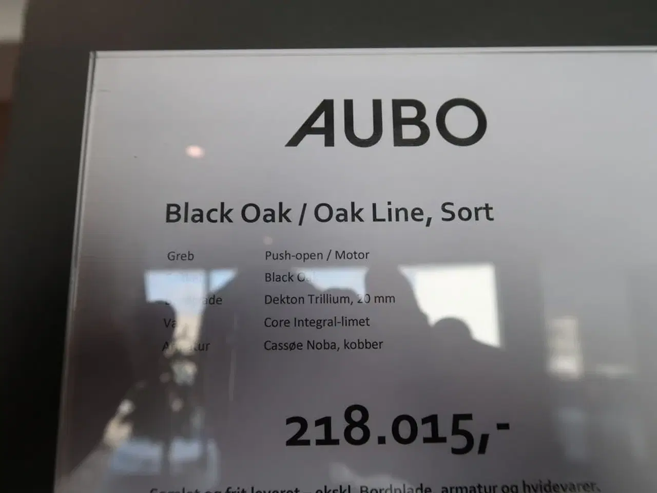 Billede 25 - Køkken AUBO Black Oak / Oak Line, Sort med armatur uden hårdehvidevarer